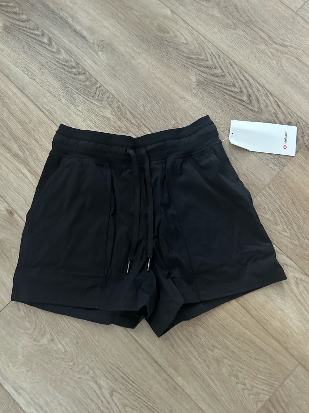 Lululemon dance studio high rise short